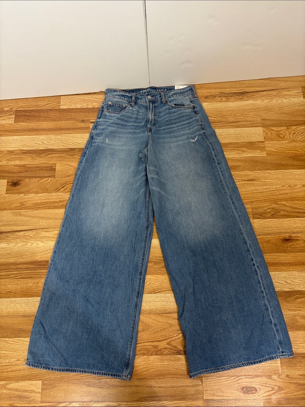 American Eagle Dreamy drape Super High-Rise Ultra Wide Leg size 4
